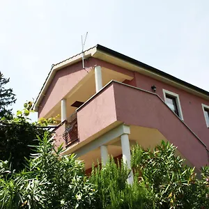  Appartamento Menderi Hills